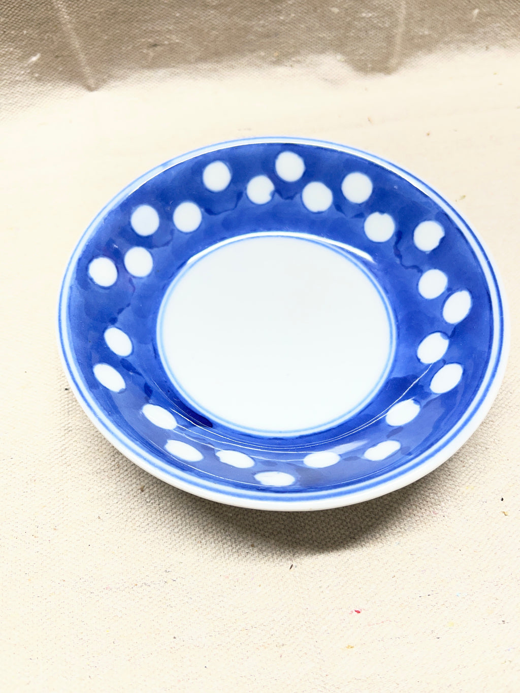 Williams-Sonoma Grande Cuisine blue and white lidded tea cup and 4 saucer set.