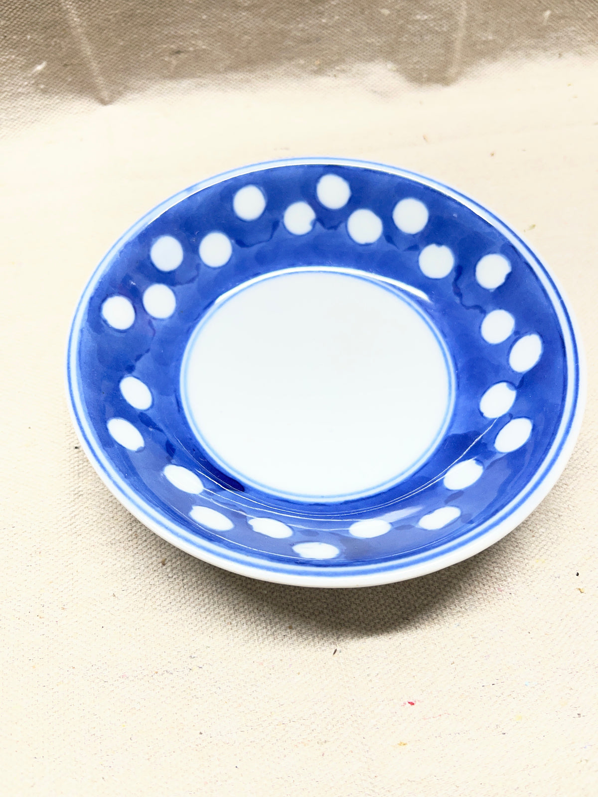 Williams-Sonoma Grande Cuisine blue and white lidded tea cup and 4 saucer set.