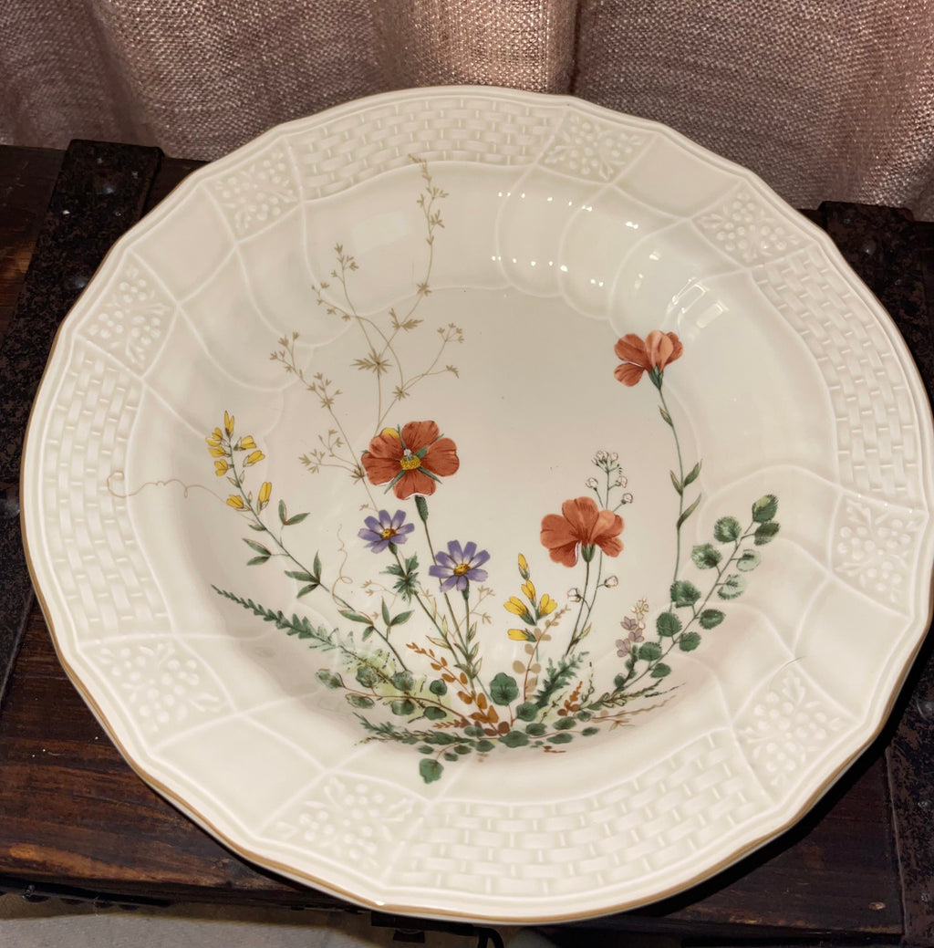 Set of 2 Mikasa Fine Ivory MARGAUX D1006 Rimmed Soup Pasta Bowls Floral Japan