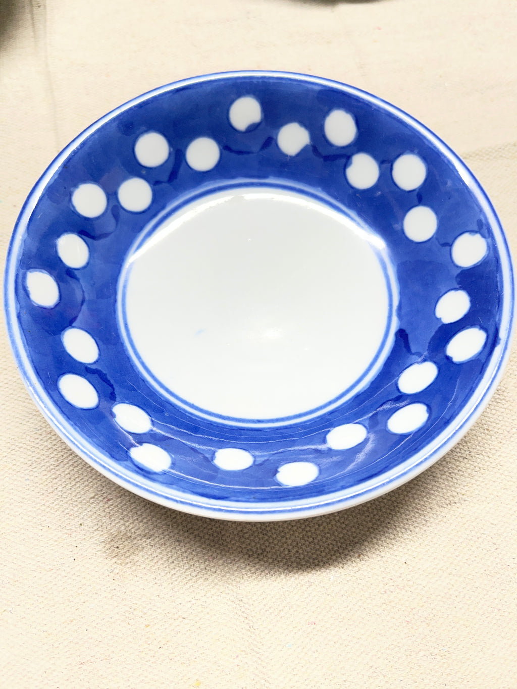 Williams-Sonoma Grande Cuisine blue and white lidded tea cup and 4 saucer set.