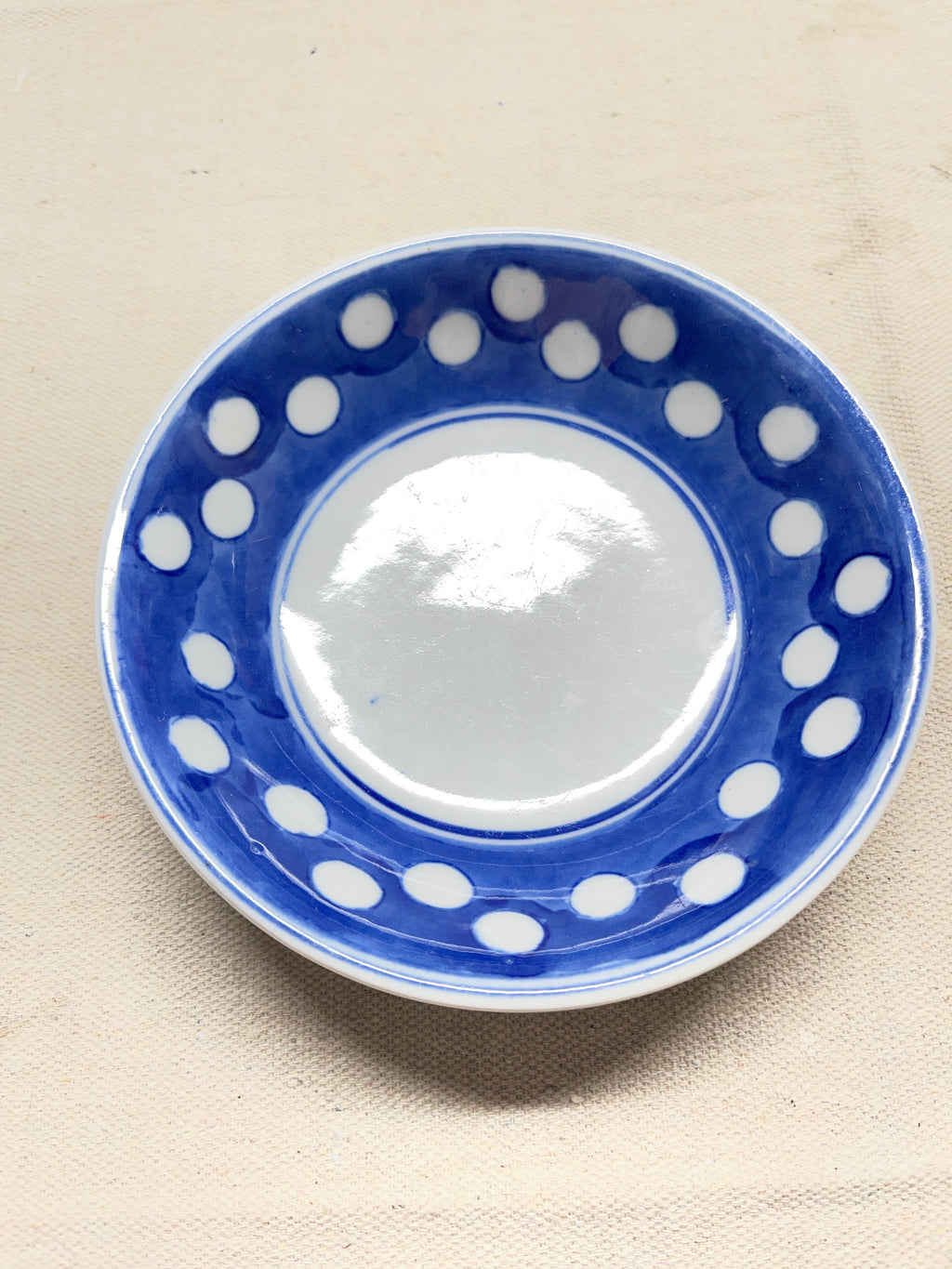 Williams-Sonoma Grande Cuisine blue and white lidded tea cup and 4 saucer set.