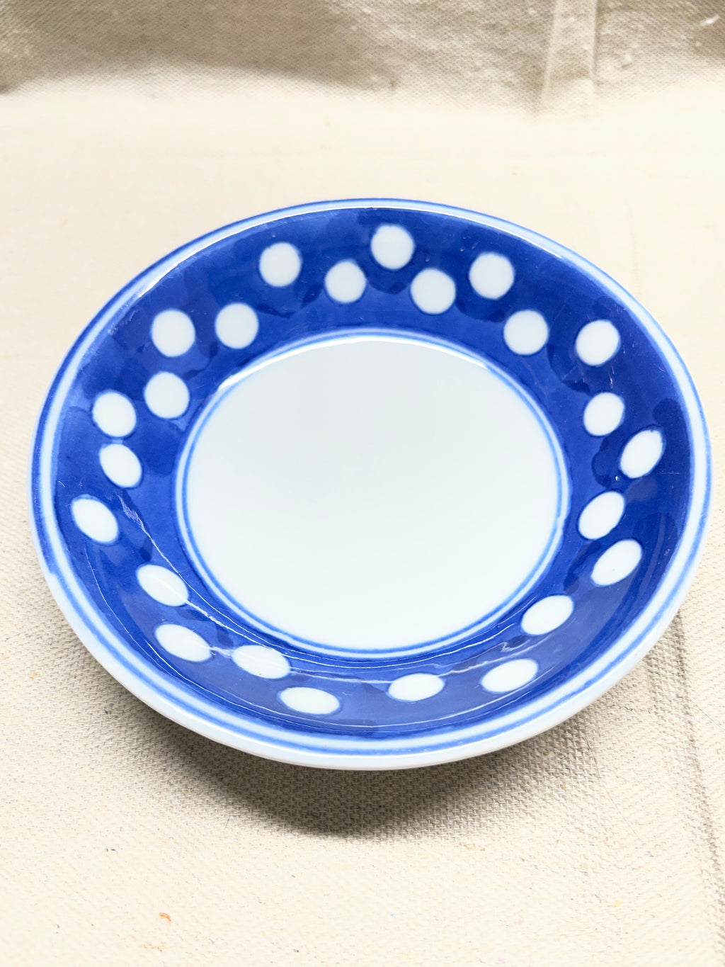 Williams-Sonoma Grande Cuisine blue and white lidded tea cup and 4 saucer set.