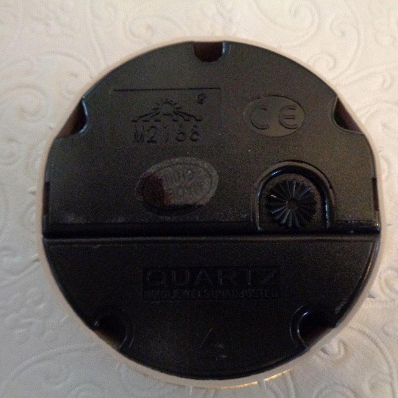 Vintage Black Metal Art Table Clock Silent Non-Ticking Battery Control