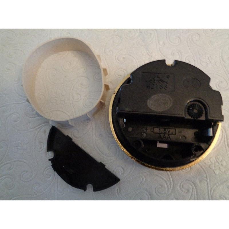 Vintage Black Metal Art Table Clock Silent Non-Ticking Battery Control